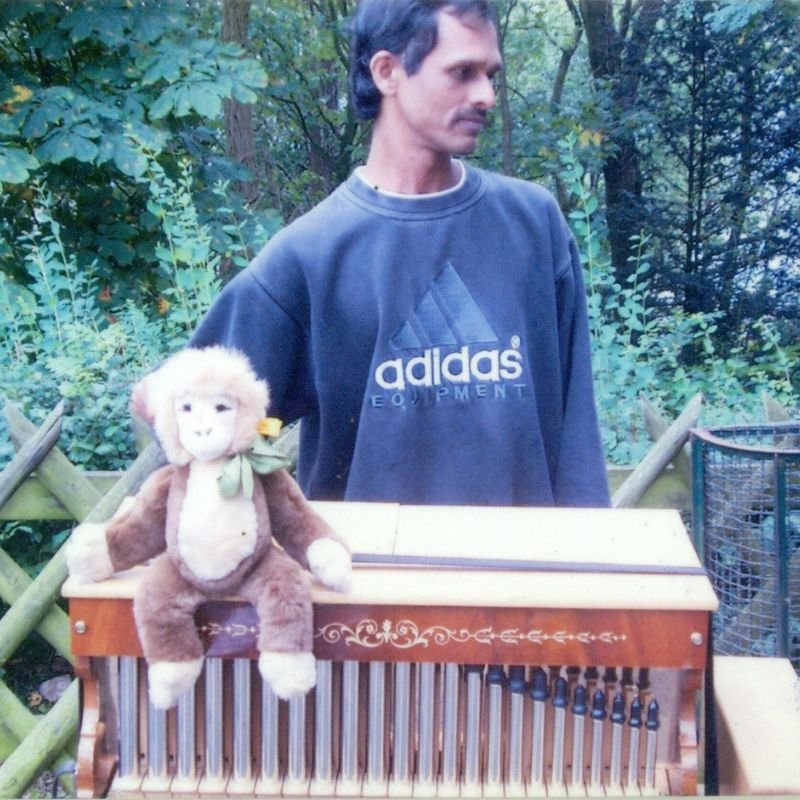 sunil nandasiri tourist driver